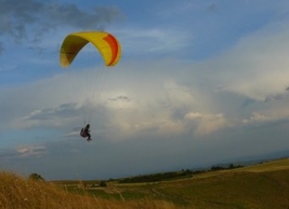  Auvergne Cantal paragliding school 